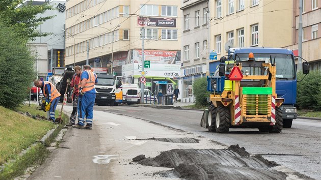 Dopravu v centru Zlna komplikuje oprava Dlouh ulice. V prvnm seku potrv omezen do 6. ervence.