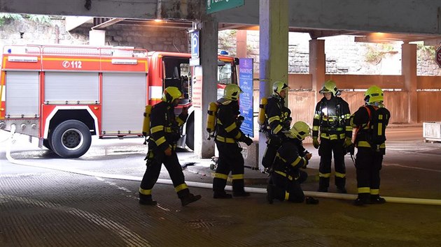 U poru karlovarskho hotelu Thermal zasahovalo deset jednotek hasi.