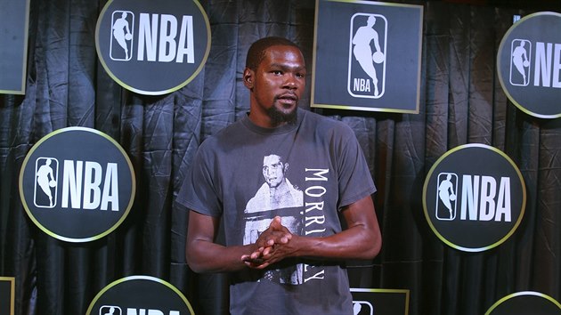 Kevin Durant pi sv nvtv Indie propaguje sebe, ale i NBA.