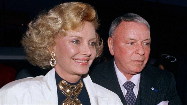 Frank Sinatra a jeho manželka Barbara (Los Angeles, 12. července 1988)