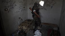 Jednotky SDF v bojích s Islámským státem v syrském mst Rakká (17. ervence...