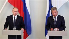 Ruský prezident Vladimir Putin a jeho finský protjek Sauli Niinisto na...