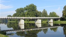 Most mezi Valy nad Labem a M�licemi bude nahrazen novým a �ir�ím.