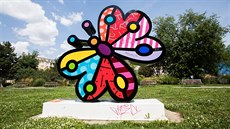 Holeovická plastika Garden Butterfly od brazilského umlce Romera Britta.