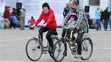 Cyklisté v �eských Bud�jovicích. ilustra�ní snímek