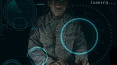 Analytici amerického letectva ze 41. zpravodajské jednotky zaínají ve Fort...