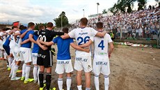 Fotbalisté Baníku Ostrava dkují po výe v Brn svým fanoukm.