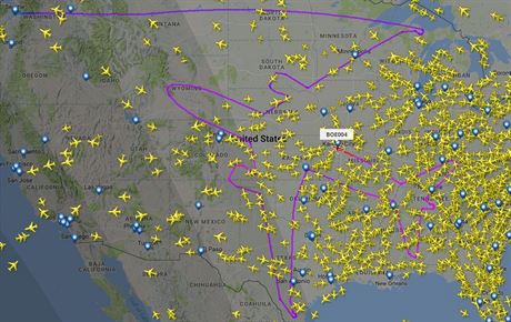 Testovac piloti Boeingu kresl 787 Dreamliner ve vce 11,2 kilometru.