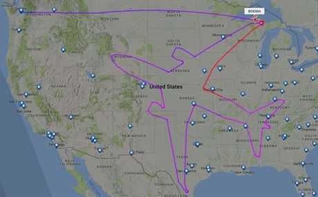 Obrys letadla je hotov. Testovac piloti Boeingu kreslili 787 Dreamliner ve...