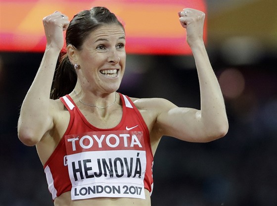 Zuzana Hejnová po postupu do finále běhu na 400 metrů překážek na MS v Londýně.