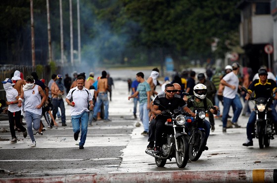Venezuelská vláda v nedli potlaila v kasárnách na severu zem rebelii, kterou...
