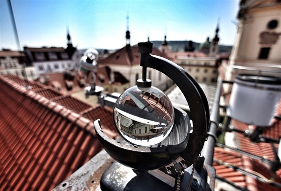 Historický heliograf na střeše Klementina, kterým se měřila délka slunečního...