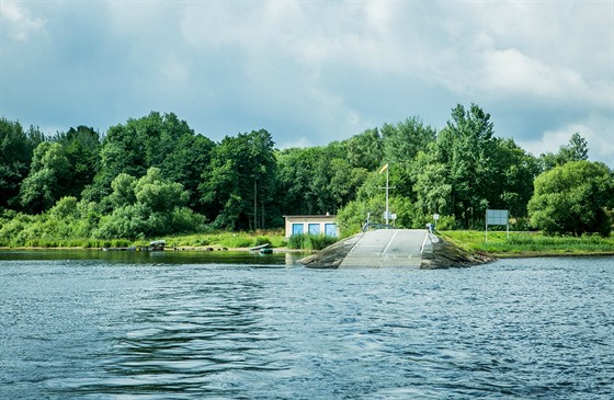 Zázemí vodních záchranářů v Kyselově na pravém břehu Lipenské přehrady