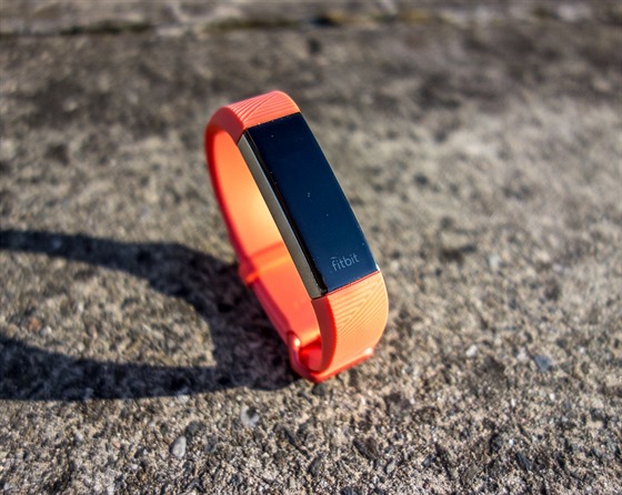 TEST: Fitbit Alta HR překvapil svou chytrostí a vyladěnými službami -  iDNES.cz