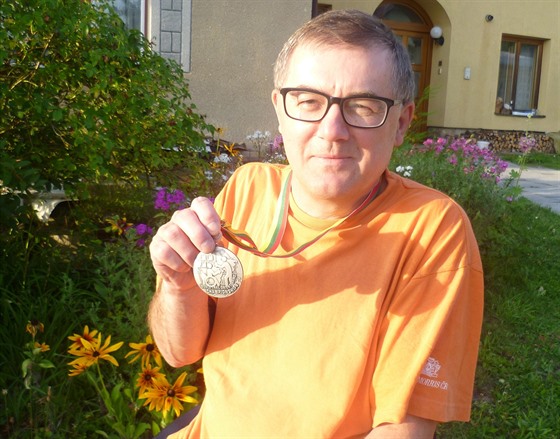 Miroslav Špidlen se svojí medailí.