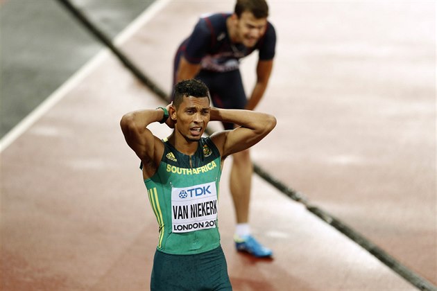 Wayde van Niekerk po semifinle dvoustovky na mistrovstv svta v Londn.