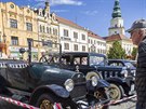 V sobotu probhl sraz historickch vozidel na Velkm nmst v Kromi (5....