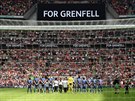 Hrái Chelsea a Arsenalu drí minutu ticha za obti poáru Grenfell Tower ped...