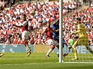 Sead Kolasinac z Arsenalu stílí vyrovnávací gól v utkání o anglický superpohár...