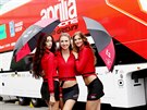 Kulisu k zvodm MotoGP tradin obstarvaj tak hostesky.