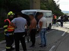 Na 176. kilometru D1 ve směru na Prahu narazil v úterý ráno kamion do stojícího...