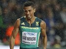 Wayde van Niekerk bhem semifinále dvoustovky na mistrovství svta v Londýn.