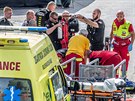 Záchranáři zasahují u zraněného v areálu festivalu Brutal Assault v Josefově...