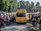 Záchranáři zasahují u zraněného v areálu festivalu Brutal Assault v Josefově...