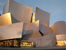 Koncertní sál Disney Hall, který navrhl Frank Gehry.