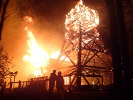 Svatostnek byl nejstarm dochovanm devnm kostelem na Tnsku, nedvno...