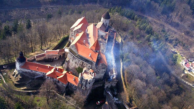 Por historick spky hradu Perntejn. (2005)