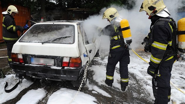 Hasii zasahovali u poru favoritu, kter byl pestavn na elektropohon (3.8.2017)