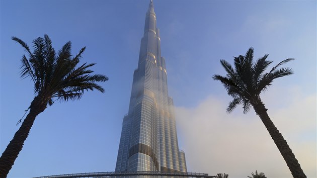 Dosud nejvyšší budova světa, dubajská Burdž Chalífa, se ještě neohřála na Olympu, a už z něj bude sesazena.