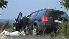 Smrtelná nehoda osobního automobilu u obce Jentejn (5. srpna 2017).