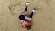 Víceboja�ka Eli�ka Klu�inová v dosko�i�ti b�hem páté disciplíny na MS v Londýn�.