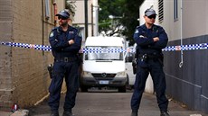 Policie pi raziích v nkolika domech na pedmstích Sydney. (30. 7. 2017)