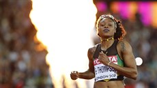 Elaine Thompsonová ve finále �enské stovky na atletickém MS v Londýn� 2017.