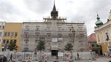 Obnovou fasády a výmnou stechy po pti letech rekonstrukce havlíkobrodské...