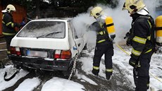 Hasii zasahovali u poáru favoritu, který byl pestavný na elektropohon...