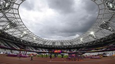 Olympijský stadion v Londýn� p�ed slavnostním zahájením mistrovství sv�ta v atletice.