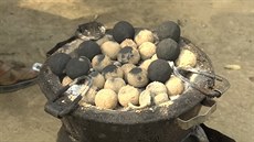 V Keni vyrábjí brikety z lidských výkal a pilin