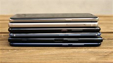 pikové smartphony pro rok 2017: Honor 8 Pro, HTC U11, Huawei P10 Plus, LG G6,...