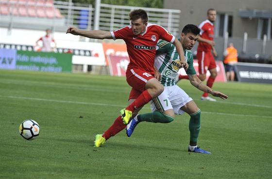 Rudolf Reiter (vpravo) v dresu fotbalist Bohemians, ilustraní foto.