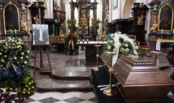 Poheb Rudolfa Bati, bývalého uznávaného hokejového rozhodího a fotbalového...