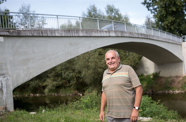 Jaroslav Hlach z Plava vzpomíná na povodn ped patnácti lety u nového mostu...