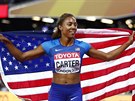 Amerianka Carterová slaví titul mistryn svta v bhu na 400 metr pekáek.