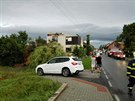 Větrná smršť v Bohuslavicích na Náchodsku poškodila velké množství střech domů...