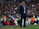 Trenér Realu Madrid Zinedine Zidane v utkání o panlský superpohár proti...