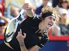 Nmecký tenista Alexander Zverev ve finále Rogers Cupu proti výcaru Rogeru...