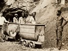 Diamantový dl v africkém Kimberley, rok 1910